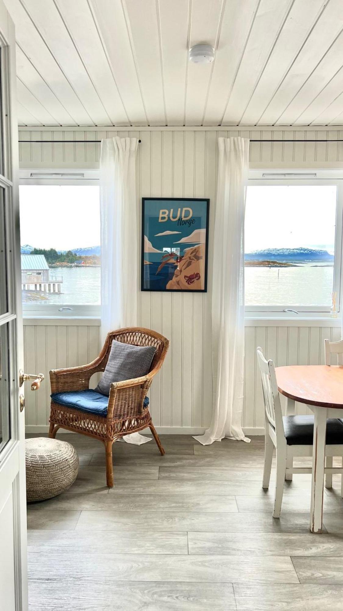 Waterfront Rorbu - By The Beach Bud Esterno foto