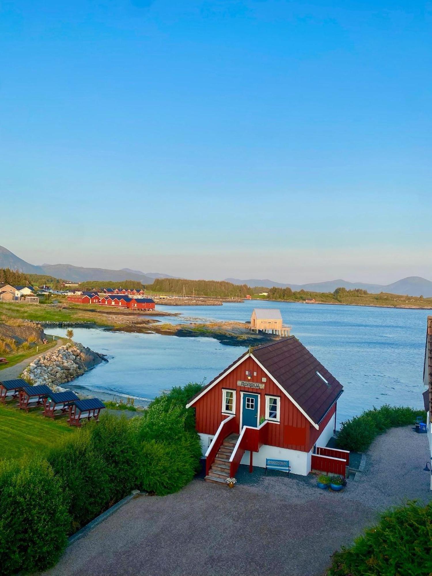Waterfront Rorbu - By The Beach Bud Esterno foto