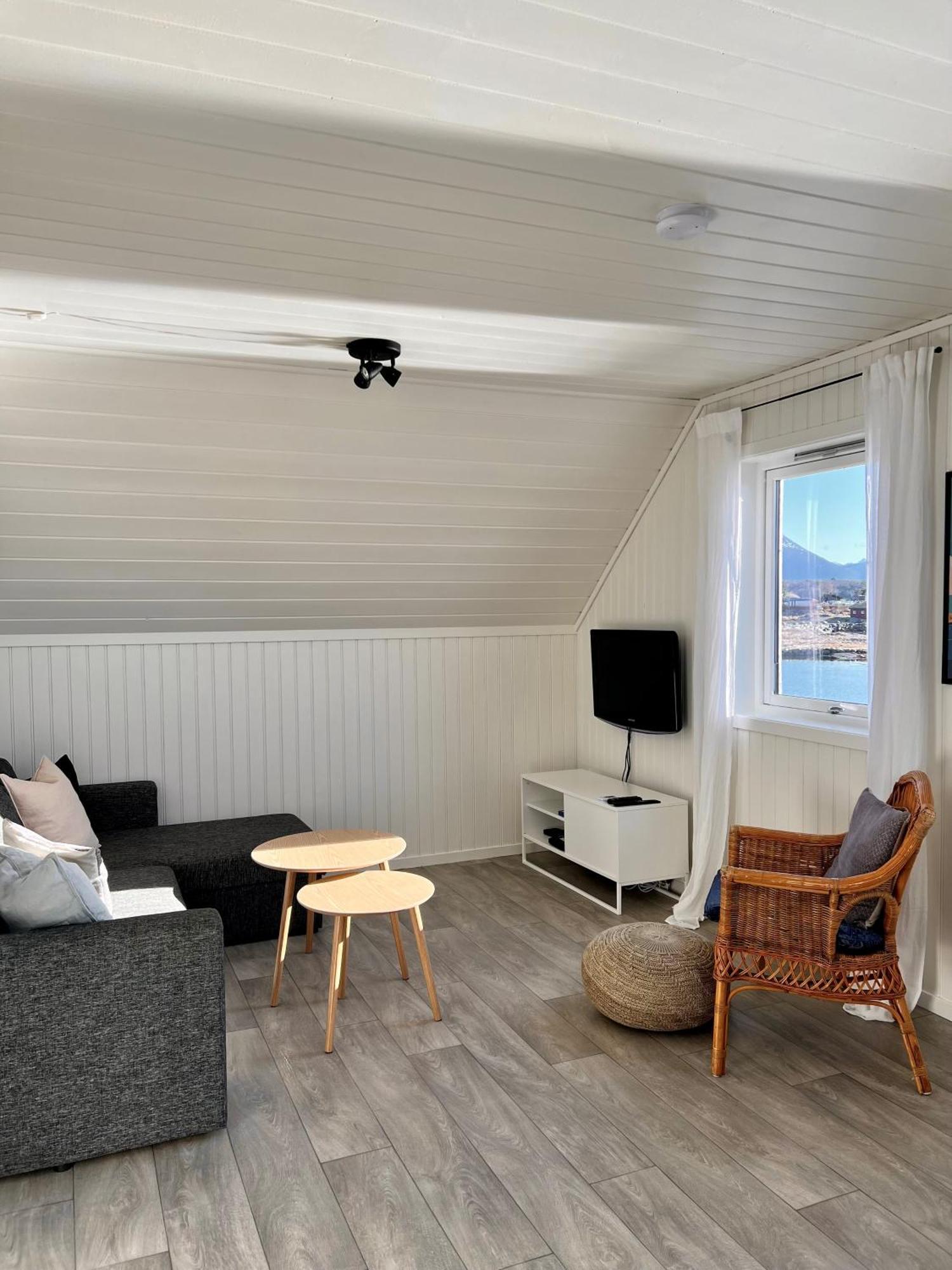 Waterfront Rorbu - By The Beach Bud Esterno foto